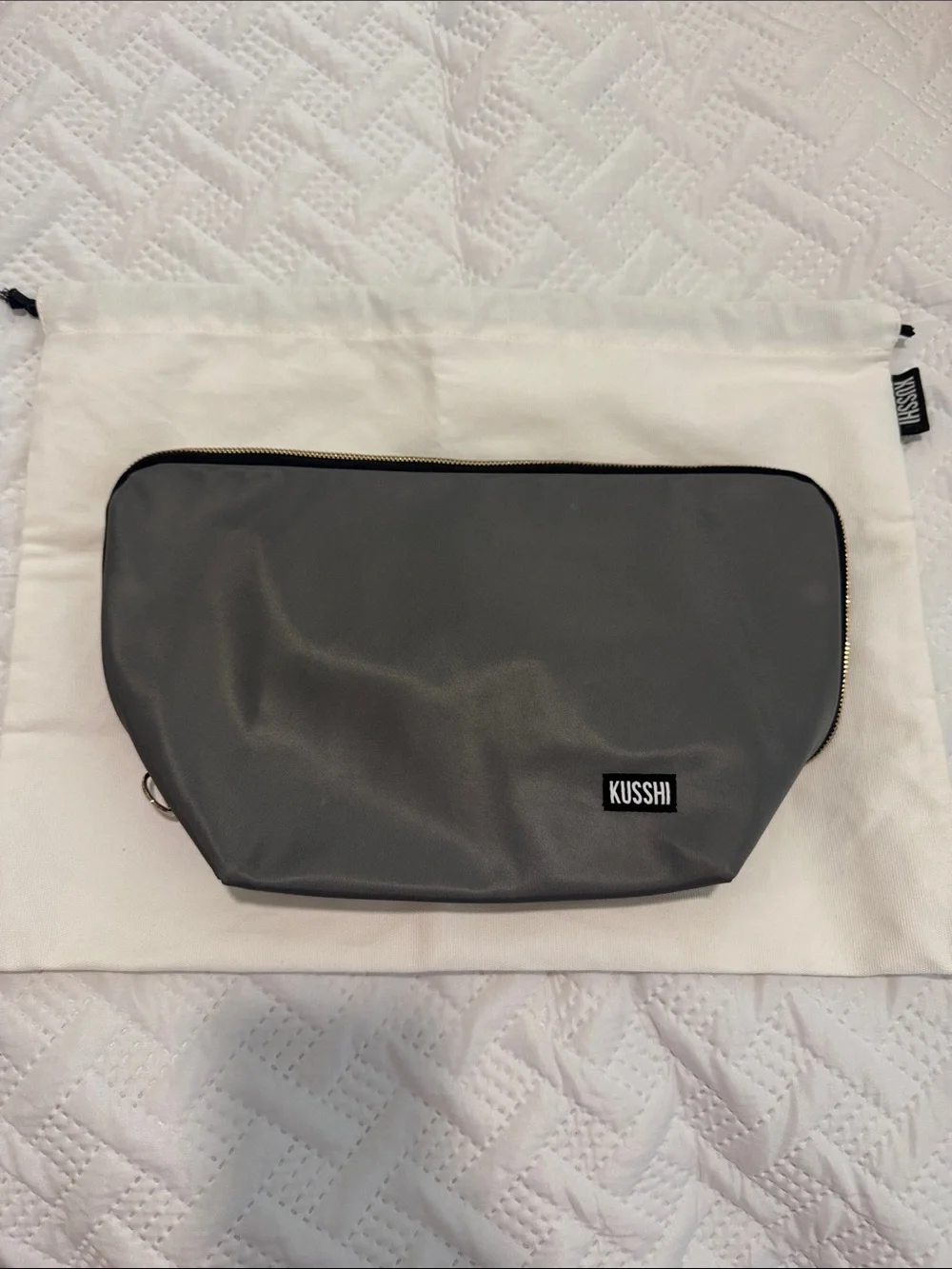 Kusshi Weekender makeup bag